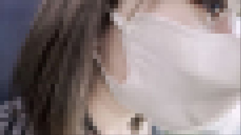 電車お触り38 超可愛いこの若い美乳を触りまくり。はじめてモミモミされちゃったかな?? サンプル画像2