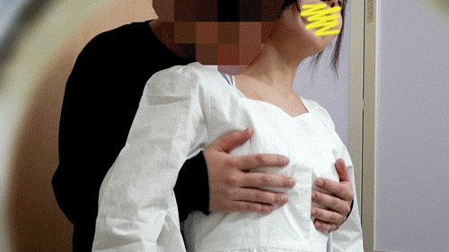 【民泊着替え】彼氏と映る女子大生・ヲタ活中のBカップボーイッシュ女子/249人目・250人目 サンプル画像