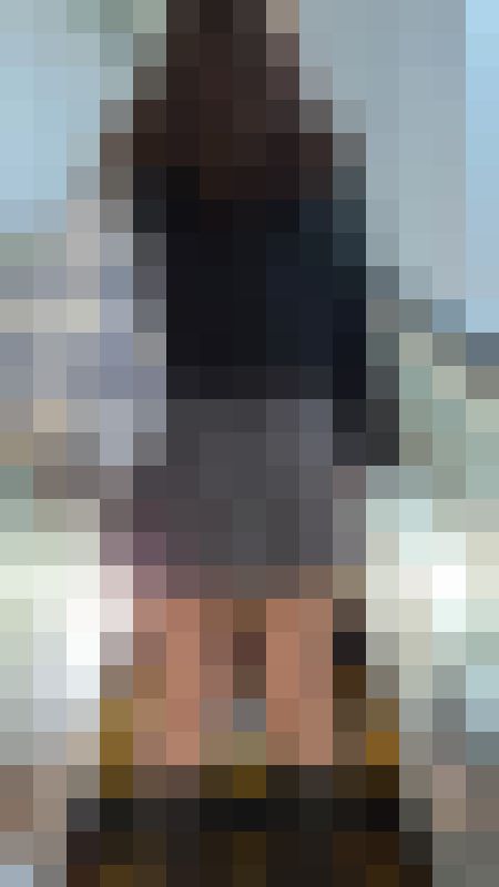 ミニスカ白パンツの清楚系美女　〜エスカレーター逆さ撮りとエレベーター大胆見せつけ　サンプル画像4