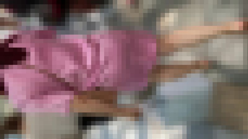 【再販】パンティー透け透け！ピンクのサテンワンピを着たお姉さんを追跡(/ω＼)　サンプル画像2