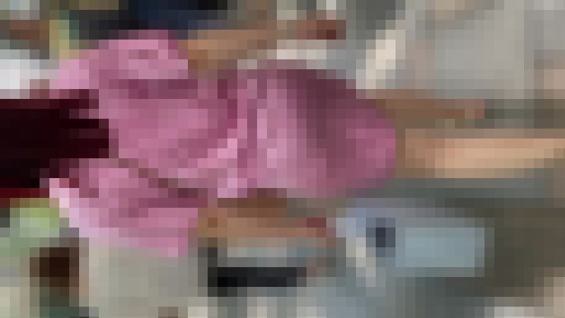 【再販】パンティー透け透け！ピンクのサテンワンピを着たお姉さんを追跡(/ω＼)　サンプル画像3