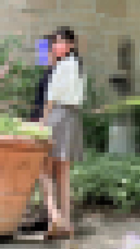 【撮影バレ→見せつけ#27】彼氏の横で大胆に見せつける小悪魔美女→彼氏に内緒で生フェラごっくん?　サンプル画像2