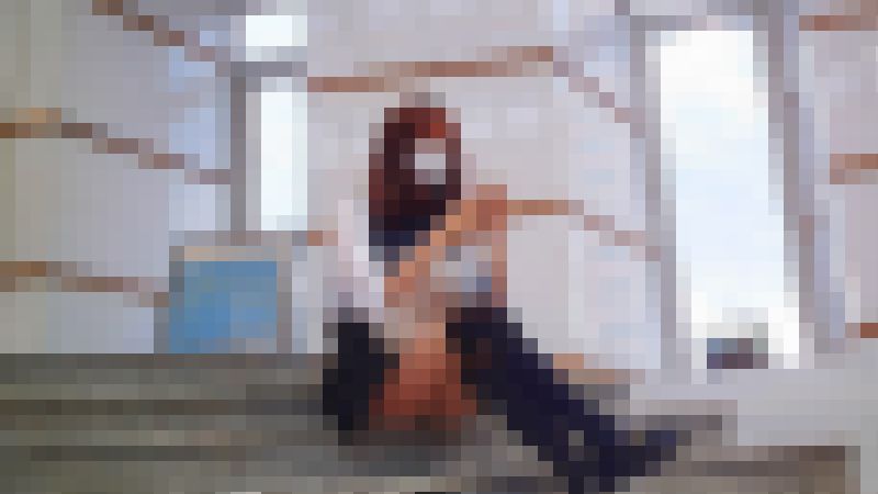 ミニスカ美脚ニーハイ制服JKの座り大開脚Pチラ　サンプル画像3