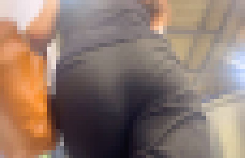 上玉素人OLのパツパツエロ尻を下から堪能!自慢の美巨尻をムニュらせながらパンティラインで♂を誘惑! サンプル画像1