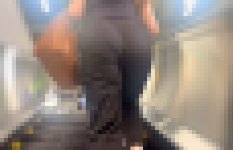 上玉素人OLのパツパツエロ尻を下から堪能!自慢の美巨尻をムニュらせながらパンティラインで♂を誘惑! サンプル画像4