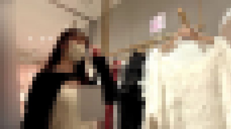 【再販】下からブラ見えてるよ！胸元が空いてるのに胸なくて胸チラ見えない系女子　サンプル画像1