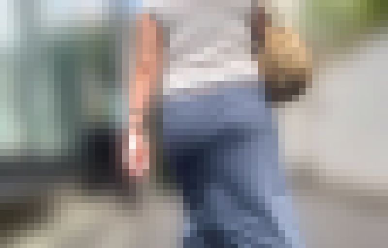 素人奥様のタプタプなエロ巨尻を堪能!肉厚スケベ尻を贅沢にムニュらせTバックを食い込ませて男を挑発! サンプル画像1