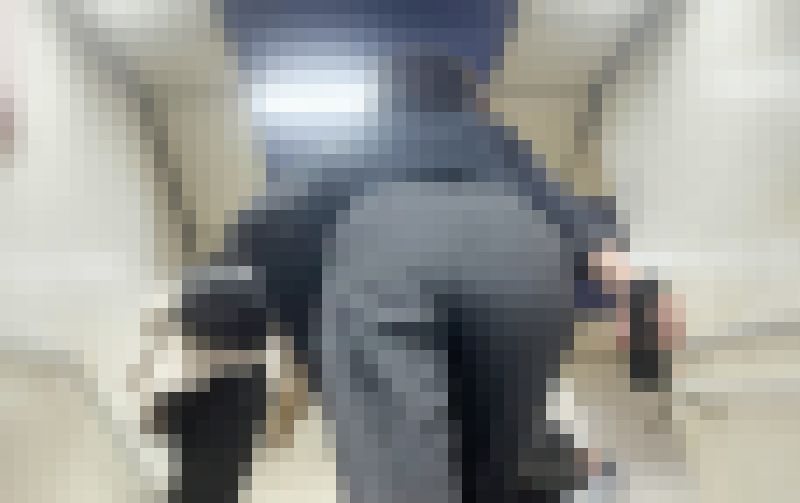 素人OLたちのパッツン巨尻を下から堪能！自慢のスケベ尻をムニュらせながらパンティラインで♂を挑発!　サンプル画像6