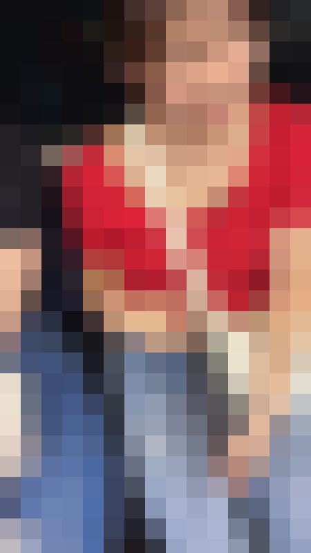 【おっぱいの膨らみ対決2】仲のよさそうな同僚二人組のおっぱいの膨らみを撮影して大きさ対決！負けた方は、おっぱいの膨らみ撮影を延長　サンプル画像5