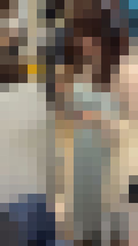 【推定C~Dカップ1】ヘッドホンがよく似合う可愛いらしいけど大人っぽい雰囲気もある20代女性のよく膨らんだおっぱいを撮影！　サンプル画像3