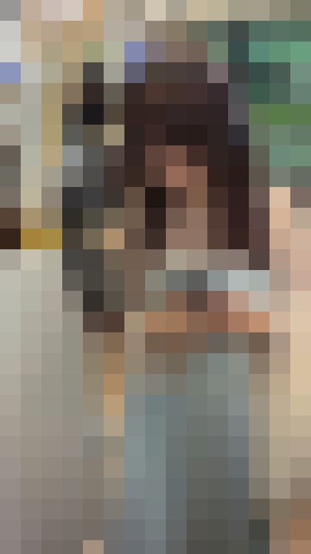【推定C~Dカップ1】ヘッドホンがよく似合う可愛いらしいけど大人っぽい雰囲気もある20代女性のよく膨らんだおっぱいを撮影！　サンプル画像5
