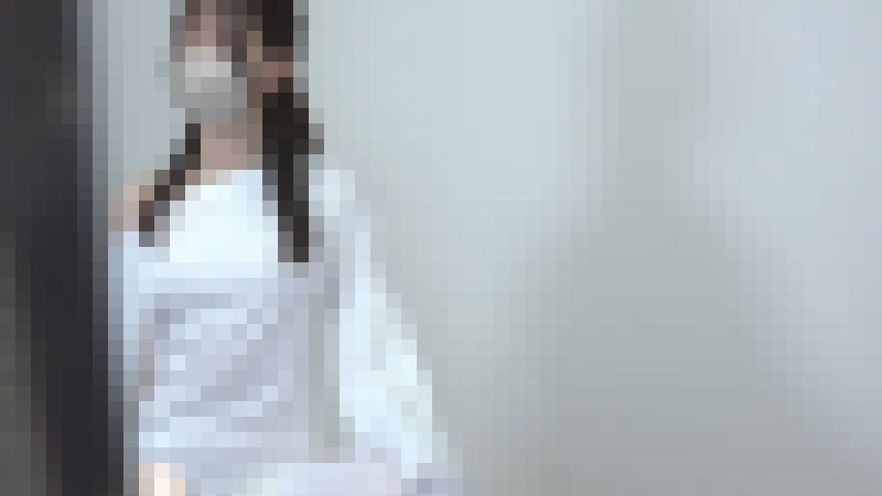 ［お絵描き教室/胸チラ?］美人大学生のおっぱいポロりハプニング！ちっぱい美女のデカ乳首ちら　２名　サンプル画像3