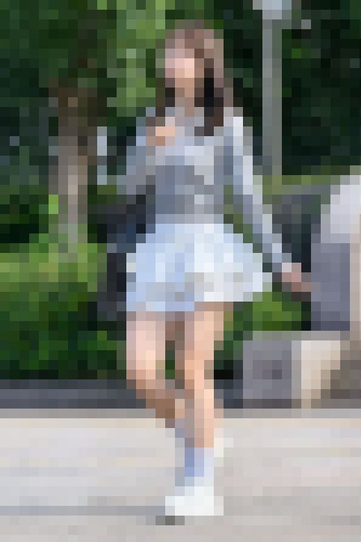 DS画像 202607版:ベージュのプリーツスカートに同系色ブーツを合わせた上品で可愛いモデルさん他、多数収録! サンプル画像3