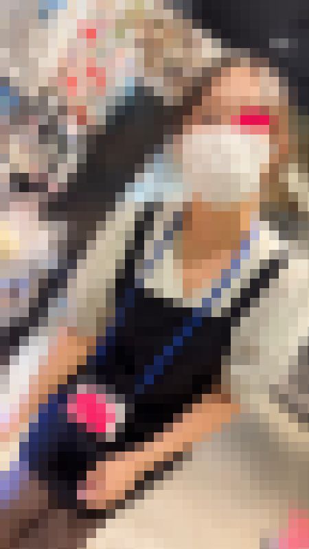 【店員さん胸チラB地区51】美巨乳ペットショップ店員さん/デカ乳首の美術品店員さん/２名　サンプル画像2
