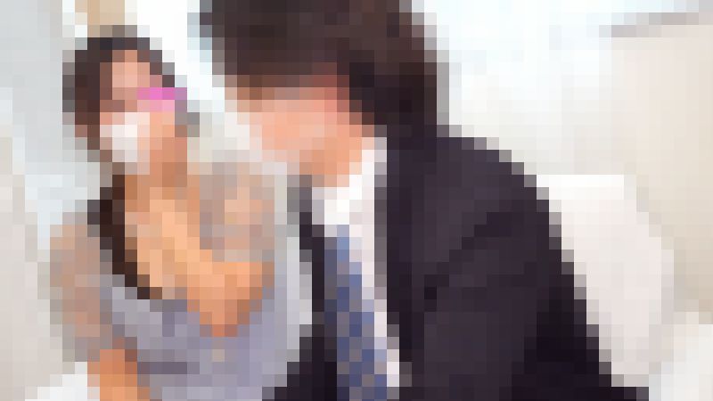 vol.77前編【結婚式の胸チラ・パンチラ】彼氏の隣で美巨乳を見せびらかすゲスト。剛毛ハミ毛する受付。　２名　サンプル画像2
