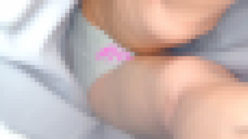 vol.77前編【結婚式の胸チラ・パンチラ】彼氏の隣で美巨乳を見せびらかすゲスト。剛毛ハミ毛する受付。　２名　サンプル画像5
