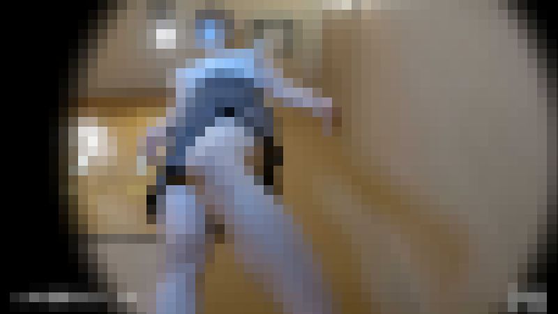 ショートカットがよく似合うスレンダー体型お姉様の迫力あるヒップと股間が迫るお着替え覗き見 サンプル画像2