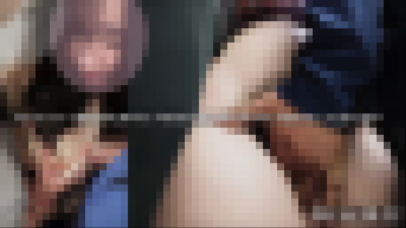 【完全期間限定】窓際で全裸にされて全身喰われる女子大生。乳・陰部・陰毛丸出し公然事案。 サンプル画像1