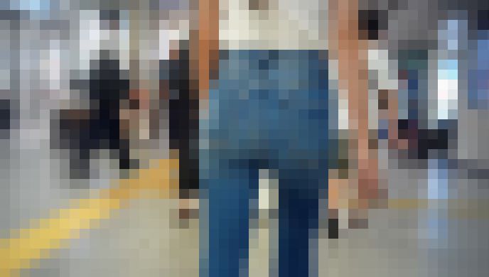 (10名収録)極上フォルムの美桃尻をモッコリ食い込ませて歩く激カワ美人女子大生など サンプル画像3
