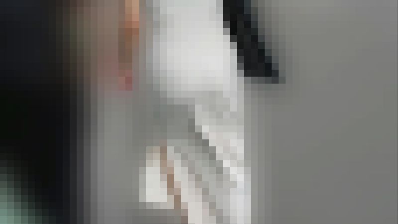 【再販】白いサテンのスカートは高確率でパンティー透けます(/ω＼)　サンプル画像1