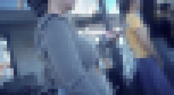 (8名収録)エロカワ爆乳女子大生の電車待ちする光景など　サンプル画像2