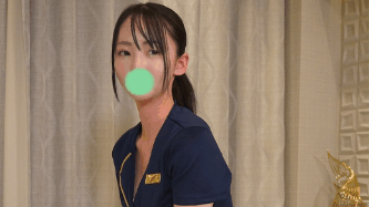 《個人撮影》「そこ突いたら吹いちゃうよぉ!」付き合って3か月の彼氏がいるのに他人棒でハメ潮吹いてイキまくっちゃう相性抜群のセラピ サンプル画像