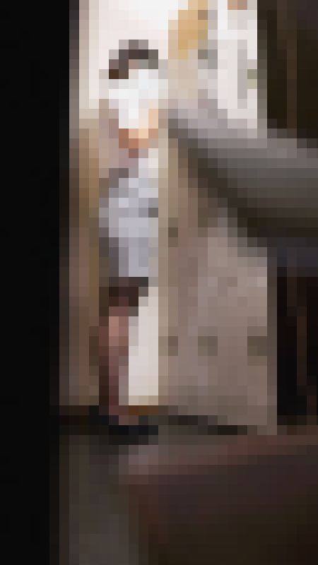 「ちょっとだけですよ??」チラ見えパンティは赤く燃えている サンプル画像2