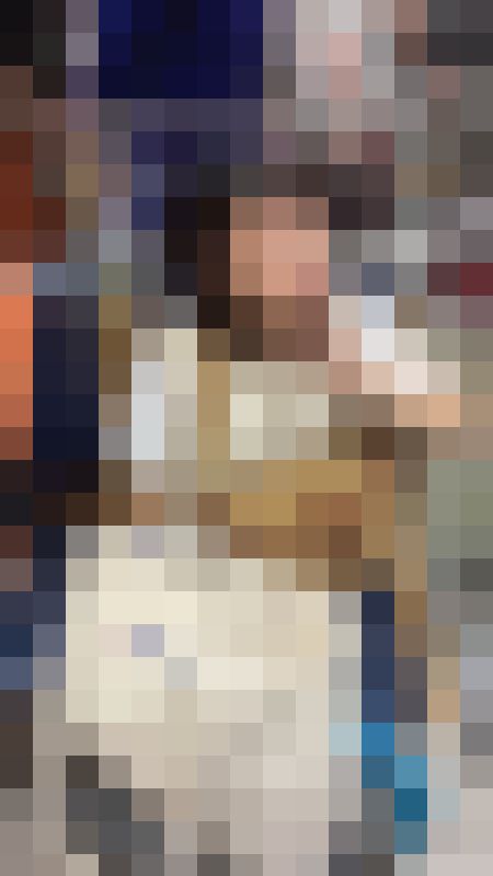 【推定B~Cカップ5】目元と唇に存在感のある面長の可愛い顔!彼氏がいる前で、おっぱいの膨らみを撮影させてもらいます! サンプル画像4