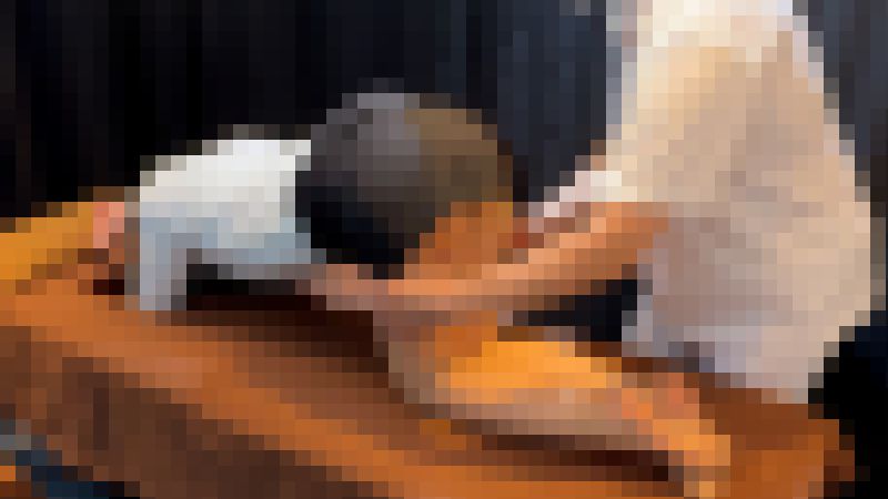 仕事帰りの美人OL　スーツに隠された赤パンティタイトスカート捲りパンスト引き裂いての生挿入に響き渡る喘ぎ声　サンプル画像3