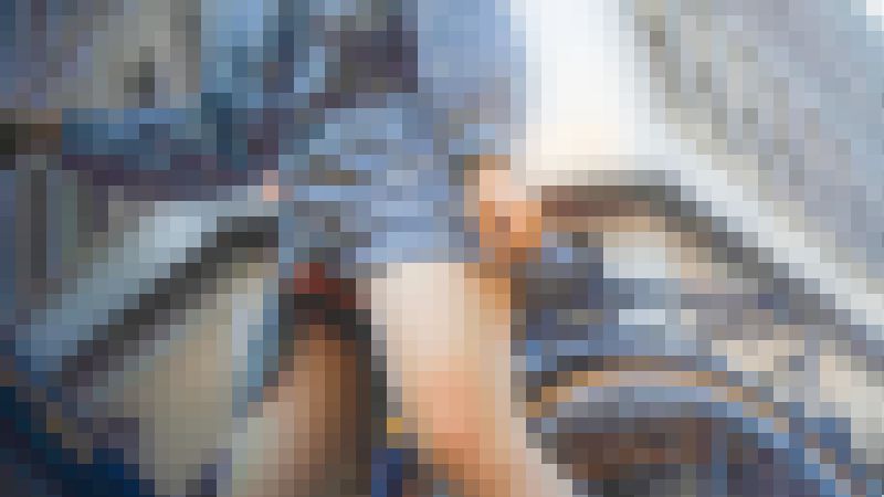 強風が吹く中やって来た可愛い私服JKちゃんの自転車Pチラ サンプル画像3