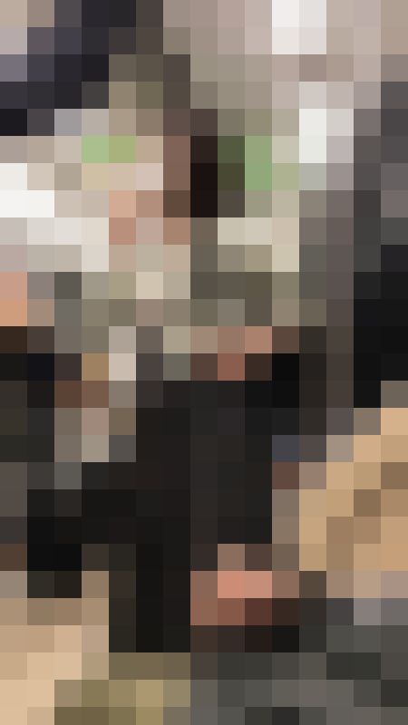 【下からの眺め115】人妻風OLの柔らかおっぱいを電車内で観察! サンプル画像4