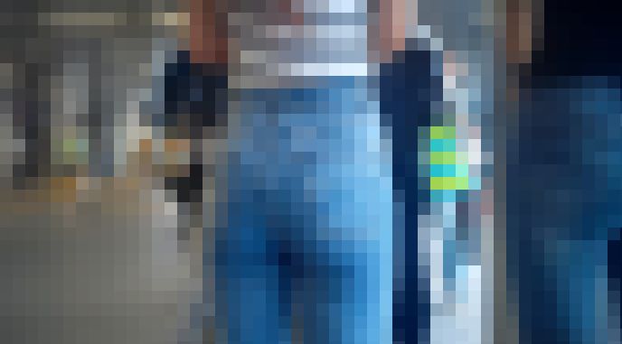 超絶美人お姉さんの美爆桃尻スキニーデニムでのタクシー待ちがエロ過ぎるなど　サンプル画像1