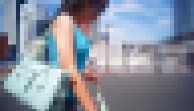 水色タンクがはち切れそうなほど発育し過ぎた美爆乳の激カワ女子大生など　サンプル画像4