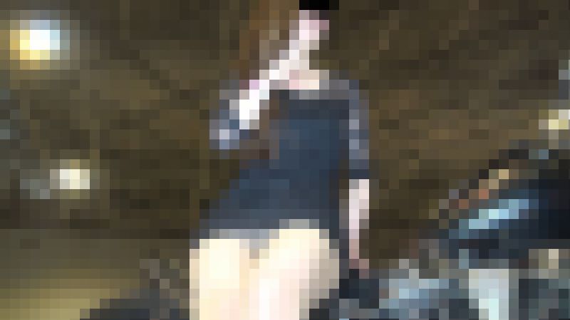 【再販】素人キャンギャルがまさかの生パンティをローアングルから狙われて困惑しながらパンチラ連発 サンプル画像6