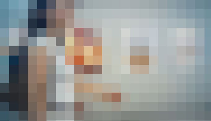 ドデカ美爆乳で白ピタTが張り裂けそうな清楚系美人お姉さんなど サンプル画像1