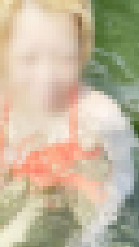 お墨付き05 公衆トイレで生着替え!水着ズラシておっぱいポロリ サンプル画像2