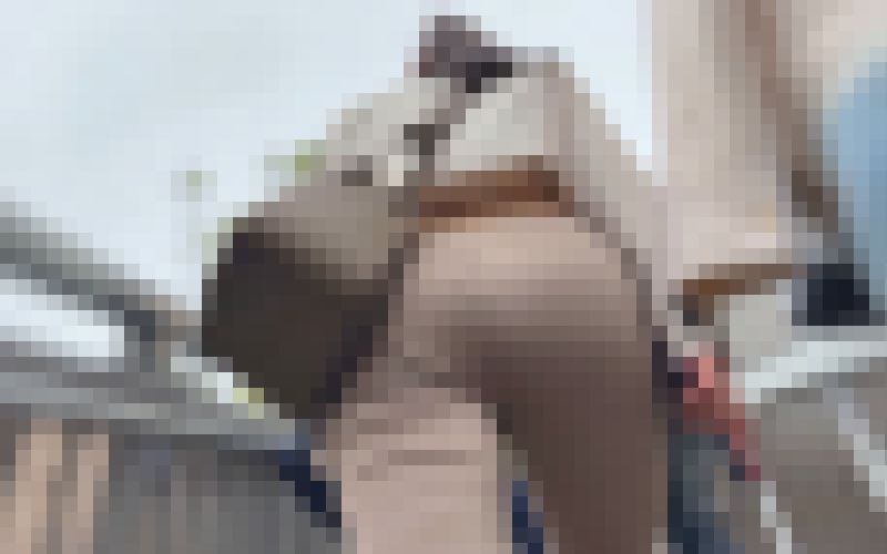 超SクラスのWスケベ尻たちを堪能!ムニュつくエロ尻を2人で見せつけパンティラインで男を挑発! サンプル画像2