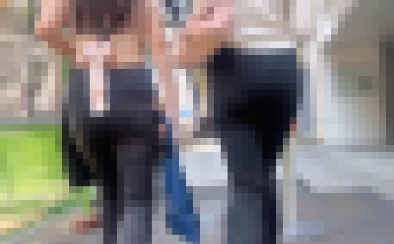 超SクラスのWスケベ尻たちを堪能!ムニュつくエロ尻を2人で見せつけパンティラインで男を挑発! サンプル画像5