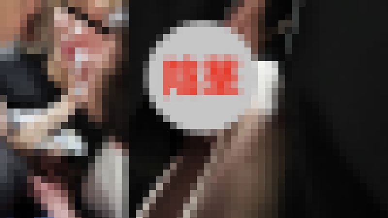 窓際窃吻オーバーラン。暴走行為者2名が出勤中の20代女性の太ももに連続射精。 サンプル画像5