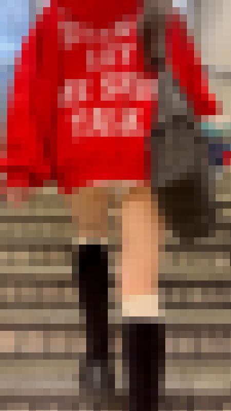 【再販】《４K・高画質》 No.1633「逆に驚いた！BIGパーカーでも隠しきれなったハミ肉を披露するGAL」　サンプル画像1