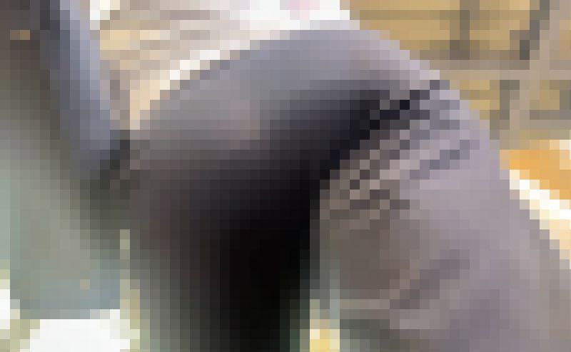素人OLのパッツン巨尻を下から堪能！肉厚デカ尻をムニュらせながら浮き出るクロッチで♂を挑発!　サンプル画像5