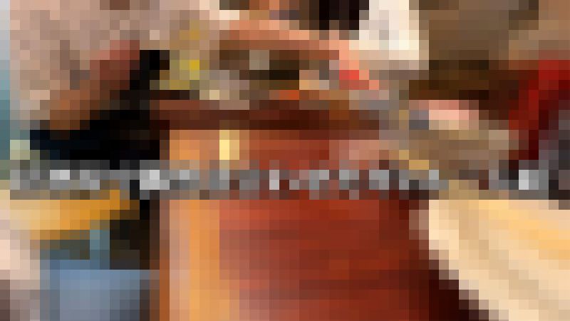 【File.11】偶然入った店内で居合わせた超上玉ギャル二人連れ出し　衣服脱がせ二人同時＆シャッフル挿入！　サンプル画像2