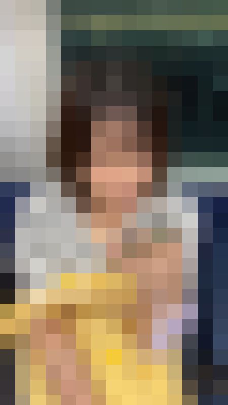 【推定B~Cカップ12】透け感のある前髪とふっくらした唇が映えるお姉さん!おっぱいの膨らみ撮影! サンプル画像