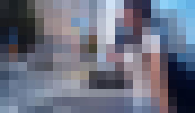 大きくツンと突き出した美巨乳の超絶美形清楚お姉さんは歩くだけでエロいなど サンプル画像5