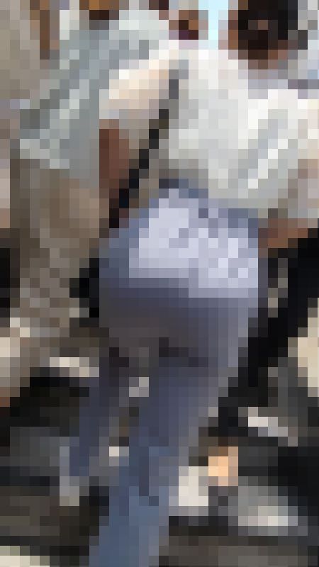 ちょっと突き出し過ぎ!パツパツのパンツが張り裂けそうなお姉さん。3選 サンプル画像4