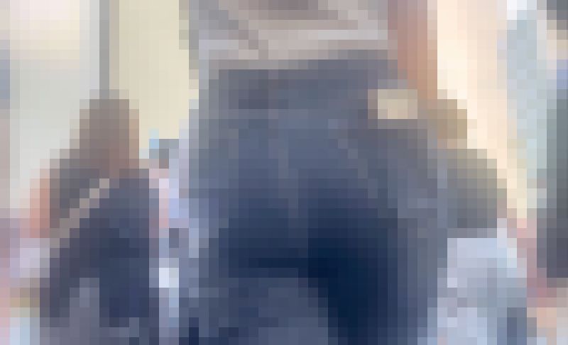 超上玉スキニーデニム美尻を下から堪能！ガチパッツンするエロケツを食い込ませパンティラインで♂を誘惑!　サンプル画像2