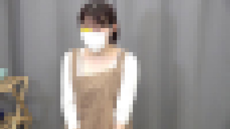 ＃85【陶芸中の胸チラ】新妻さんの乳首チラ！美巨乳の人妻さんの胸チラ　２名収録　サンプル画像4