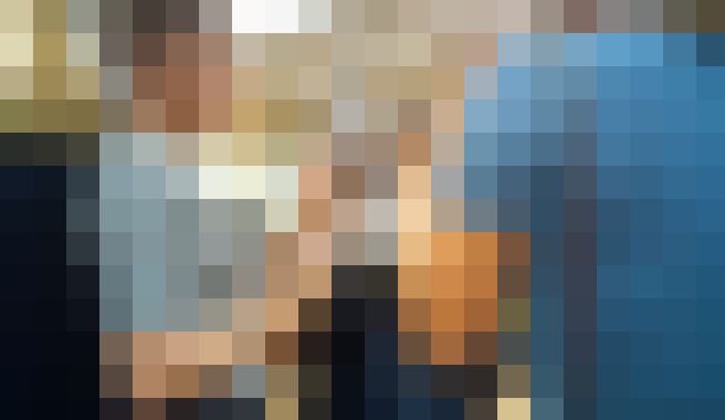 清楚なのに超エロい美巨乳をイヤらしく突き出しながら待ち合わせする美人お姉さんなど サンプル画像3