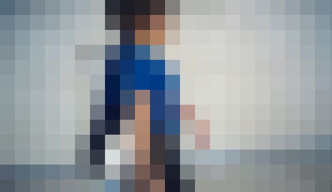 清楚なのに超エロい美巨乳をイヤらしく突き出しながら待ち合わせする美人お姉さんなど サンプル画像6