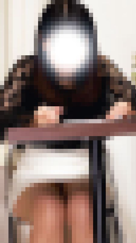 麗しお嬢様のパンティに夢中♪アンケート記入の隙をついて・・・ サンプル画像3